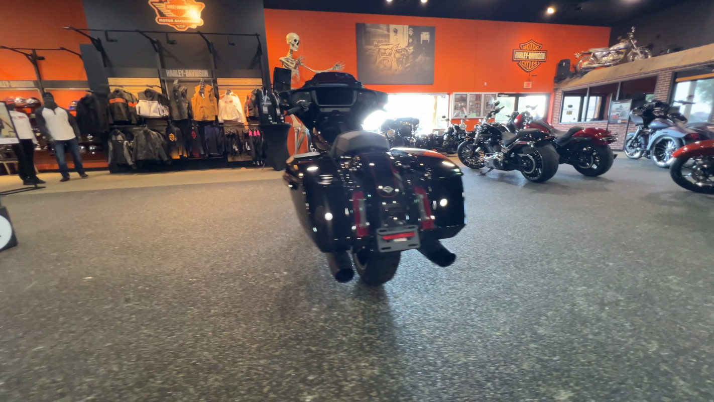 Street Glide®