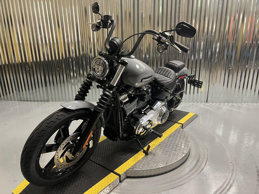Street Bob®