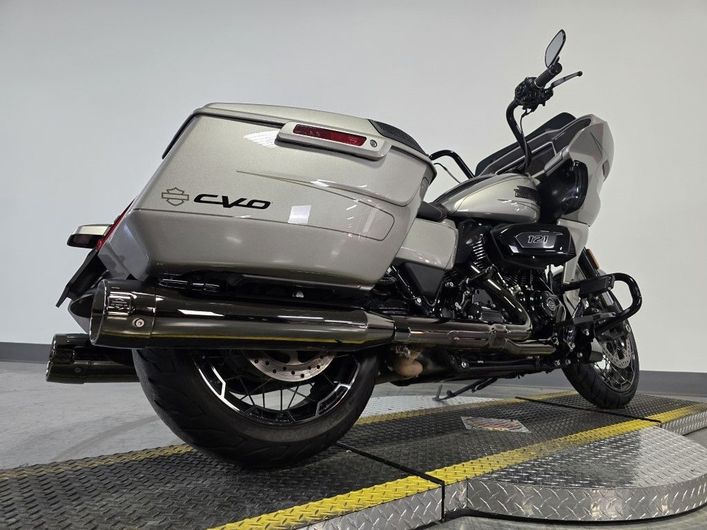 CVO® Road Glide®