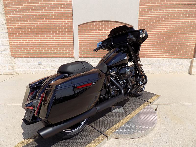 Street Glide®