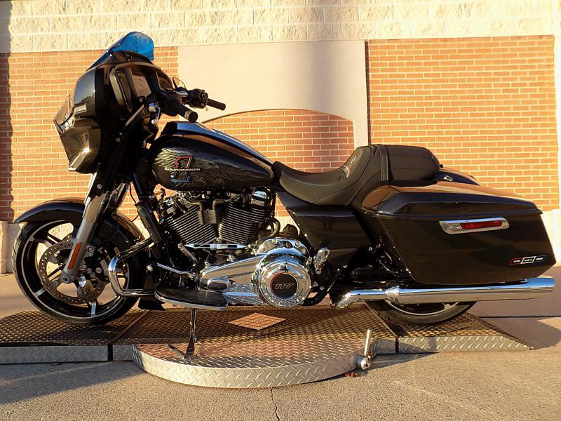 Street Glide®