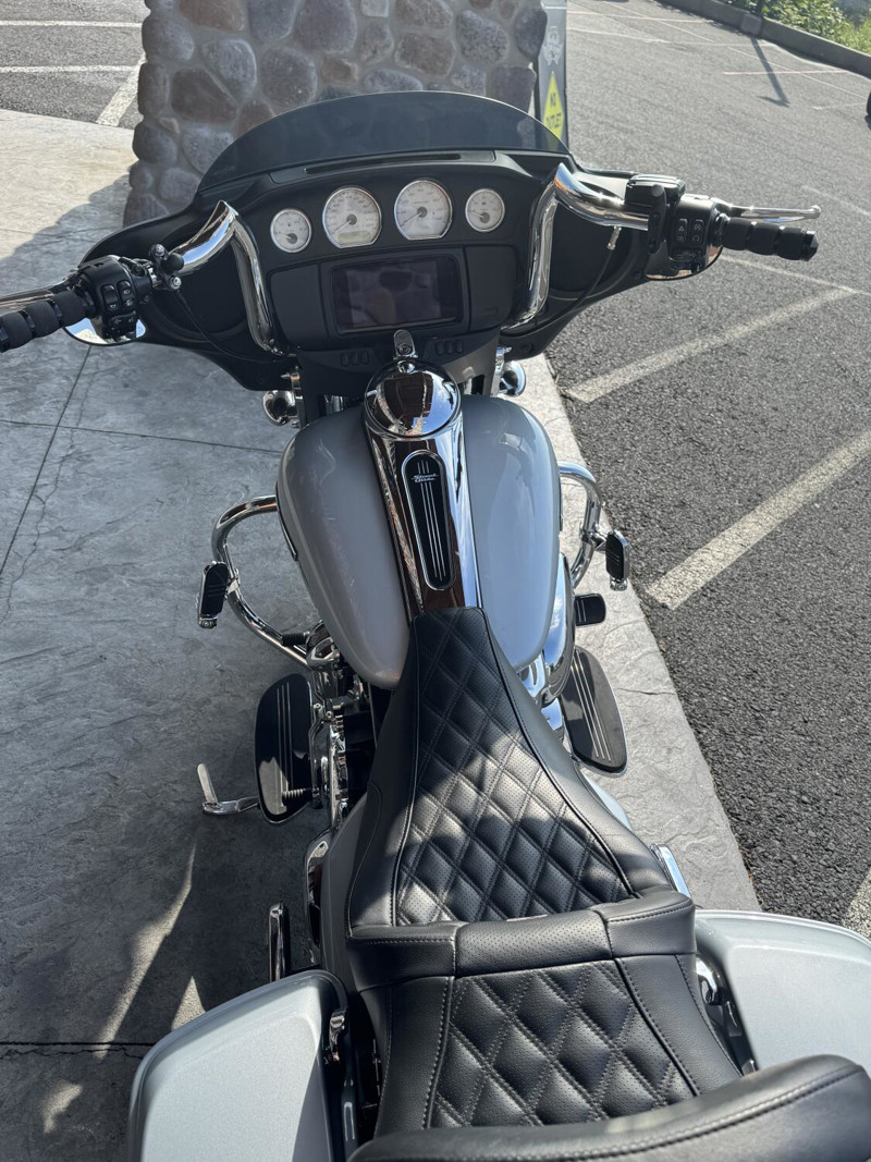 Street Glide®