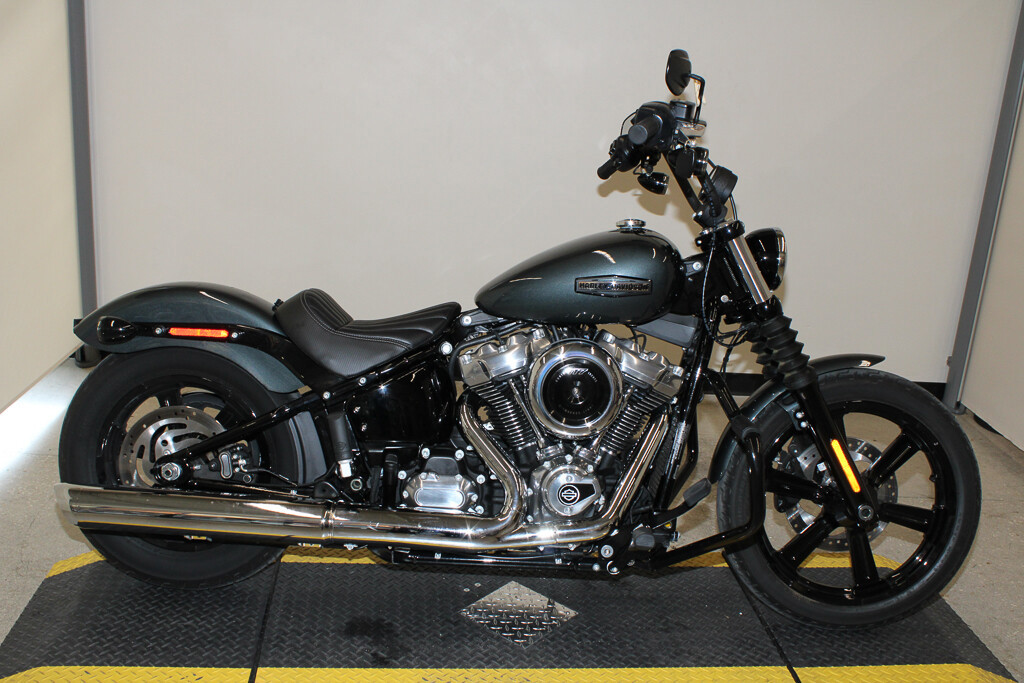 Street Bob®