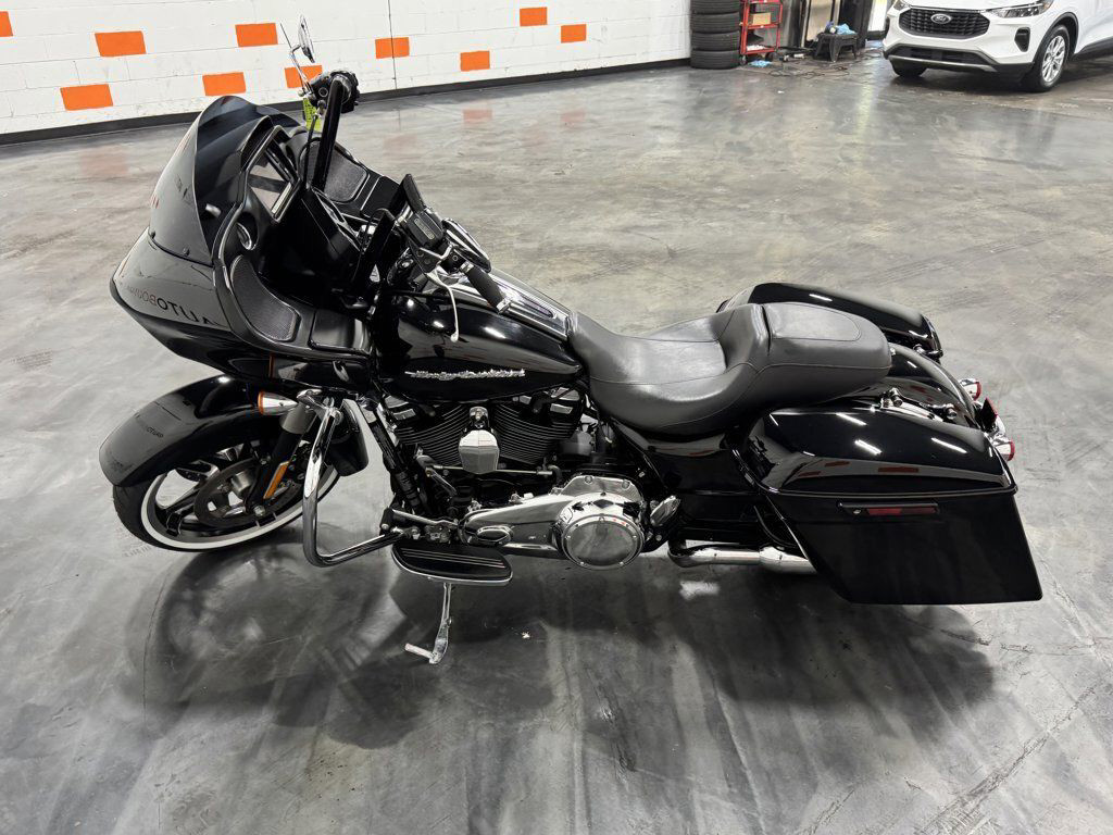 Road Glide®