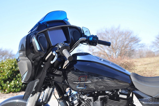 Street Glide®
