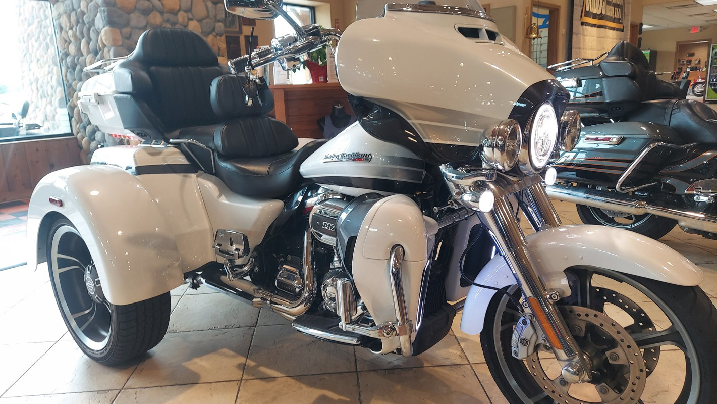 CVO Tri Glide® Ultra