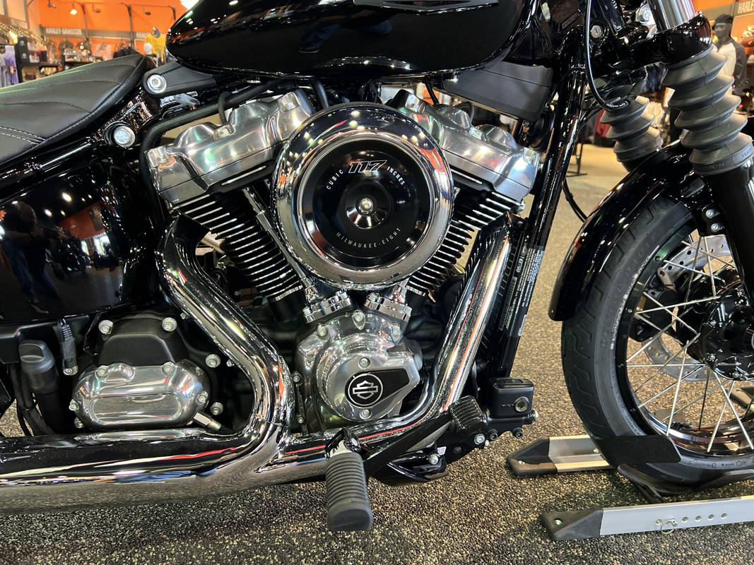 Street Bob®
