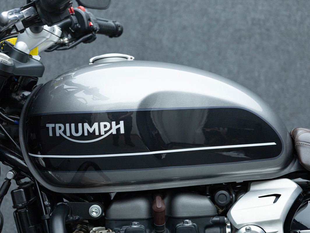SPEED TWIN