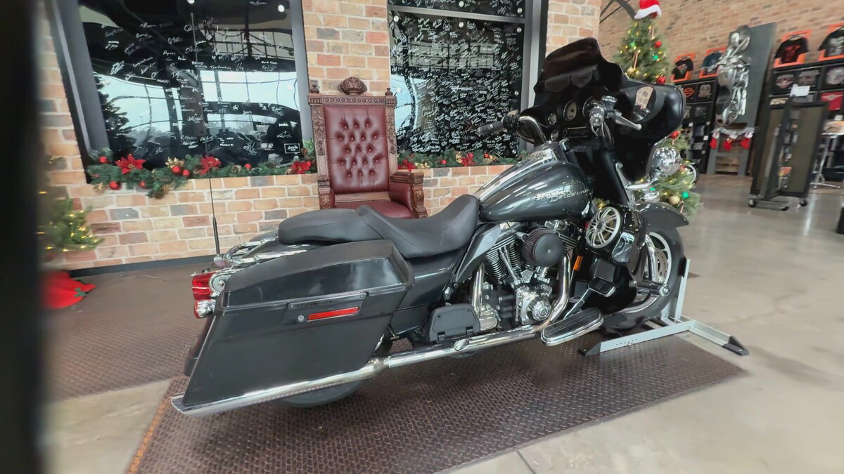 Street Glide®
