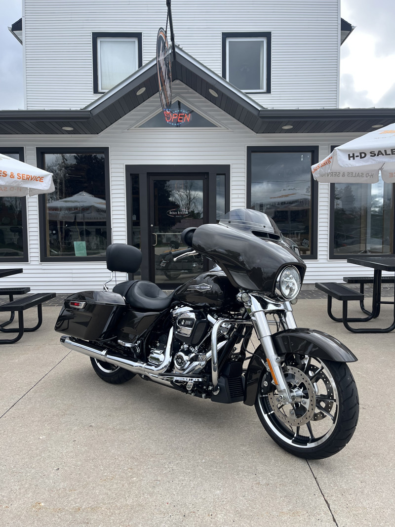 Street Glide®