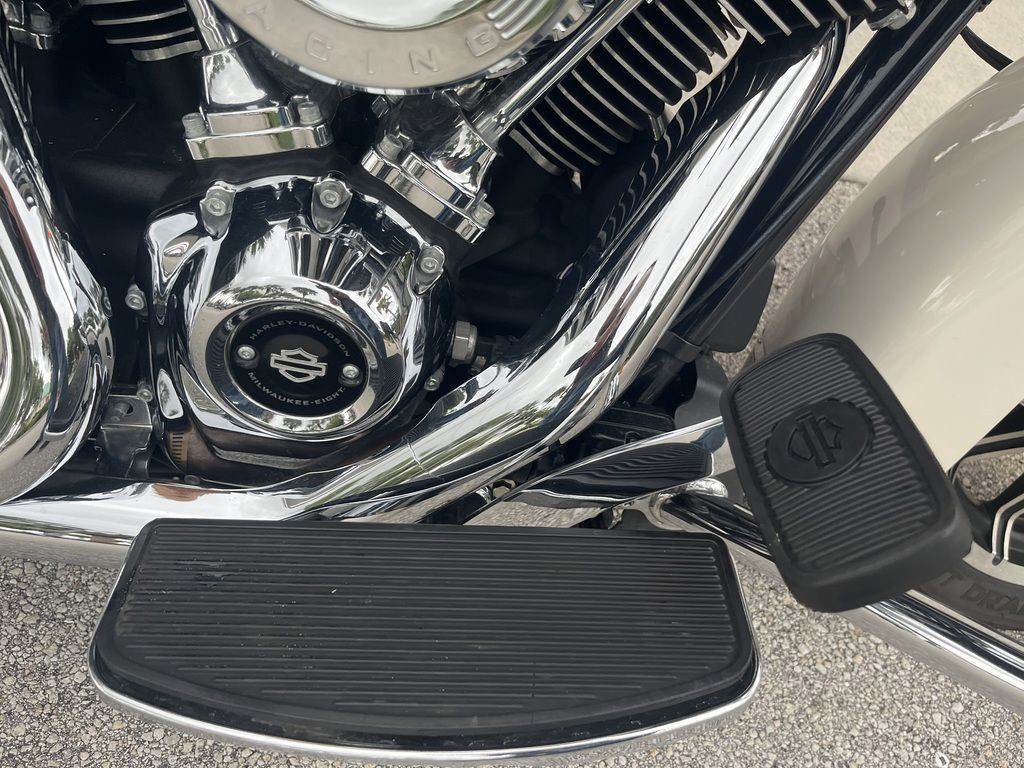 2019 road king police