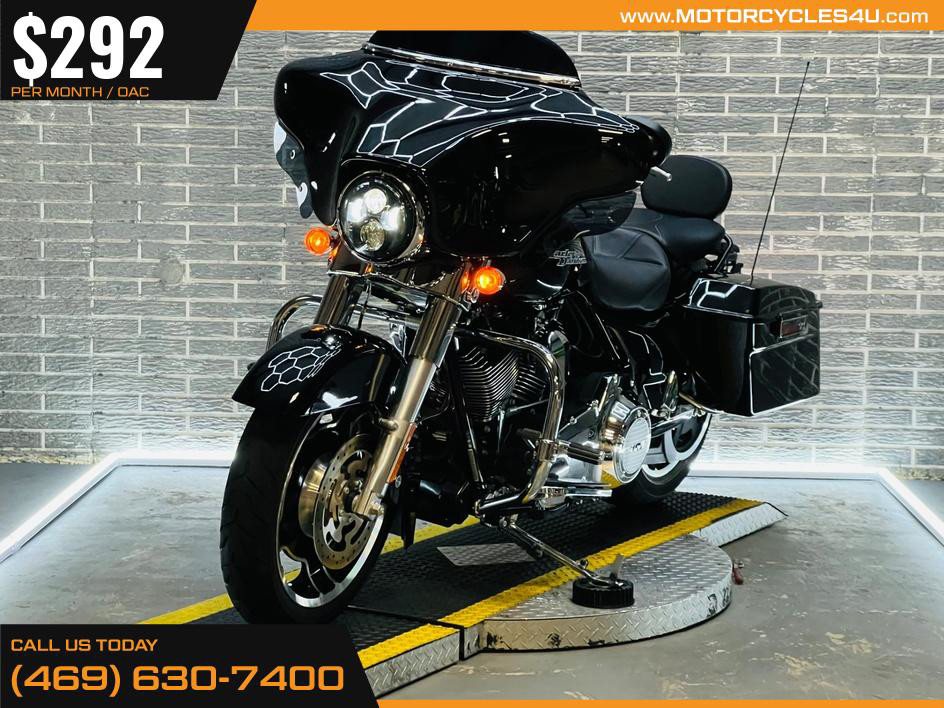 Street Glide®