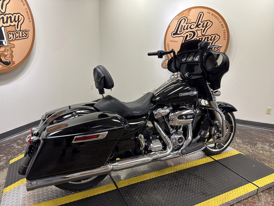 Street Glide®