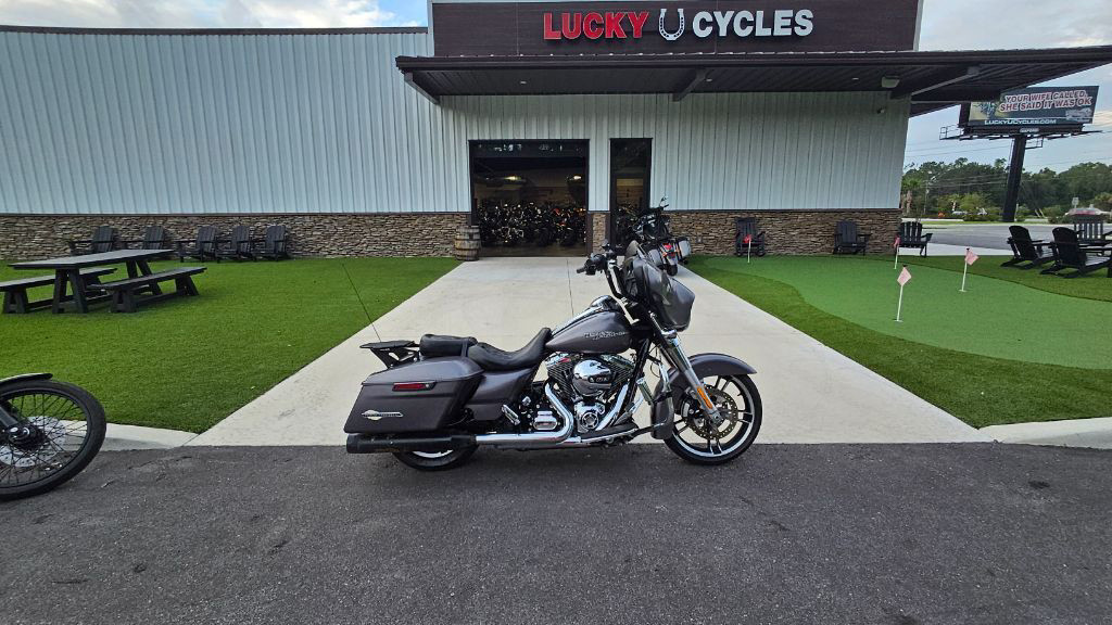 Street Glide®