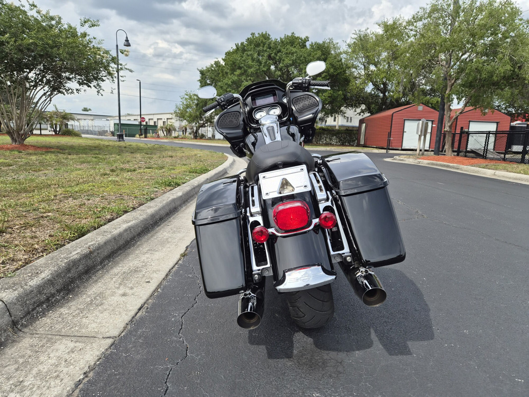 Road Glide®
