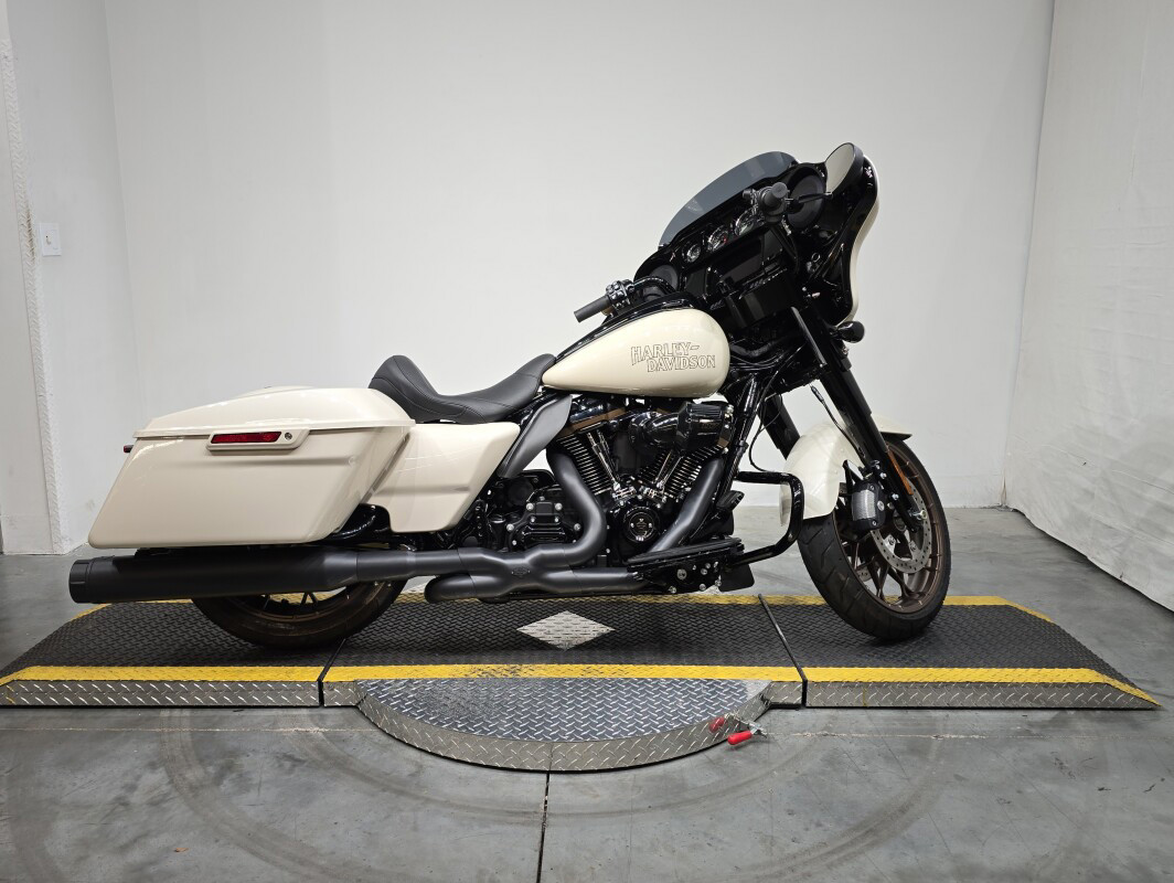 Street Glide® ST