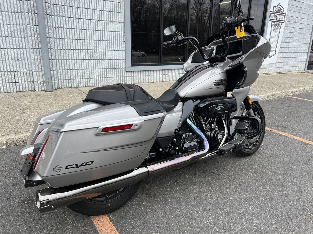 CVO® Road Glide®