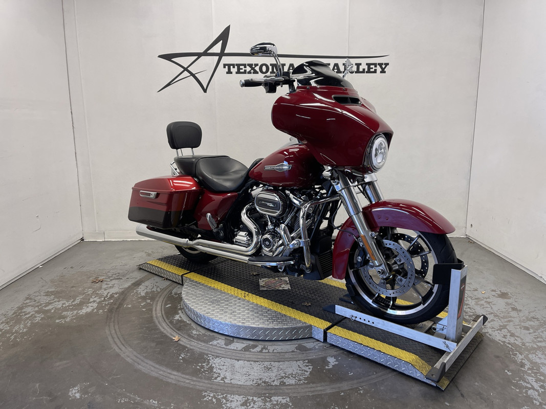 Street Glide®