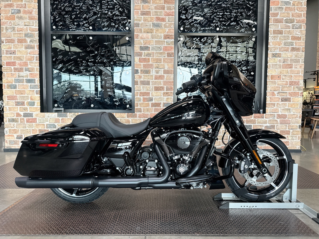 Street Glide®