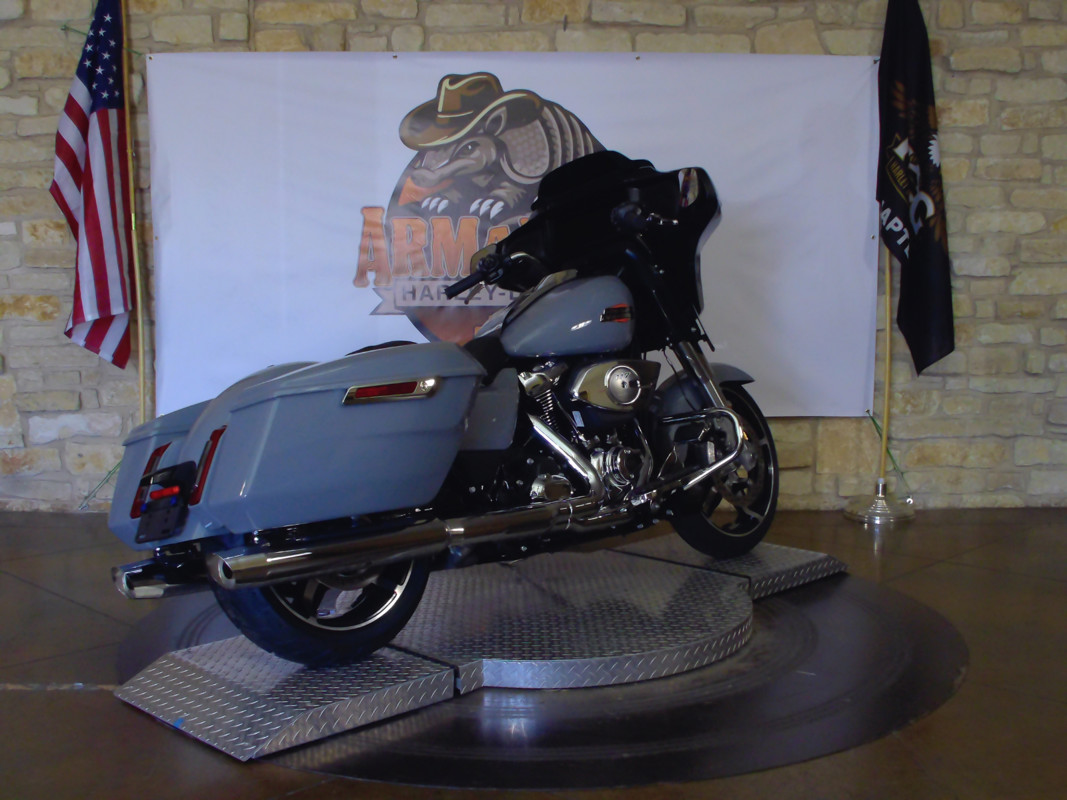 Street Glide®