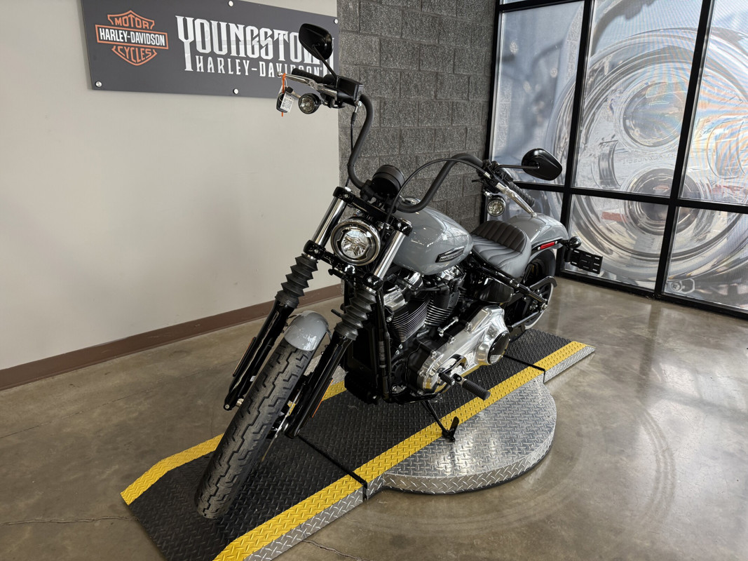 Street Bob®