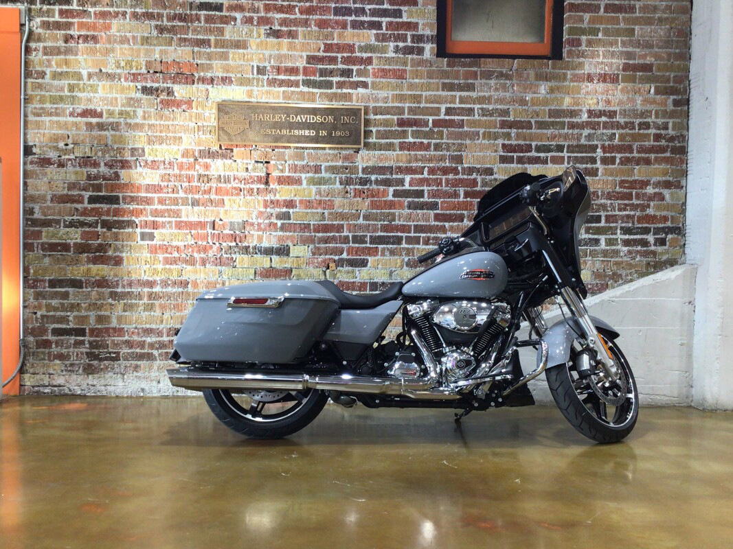 Street Glide®