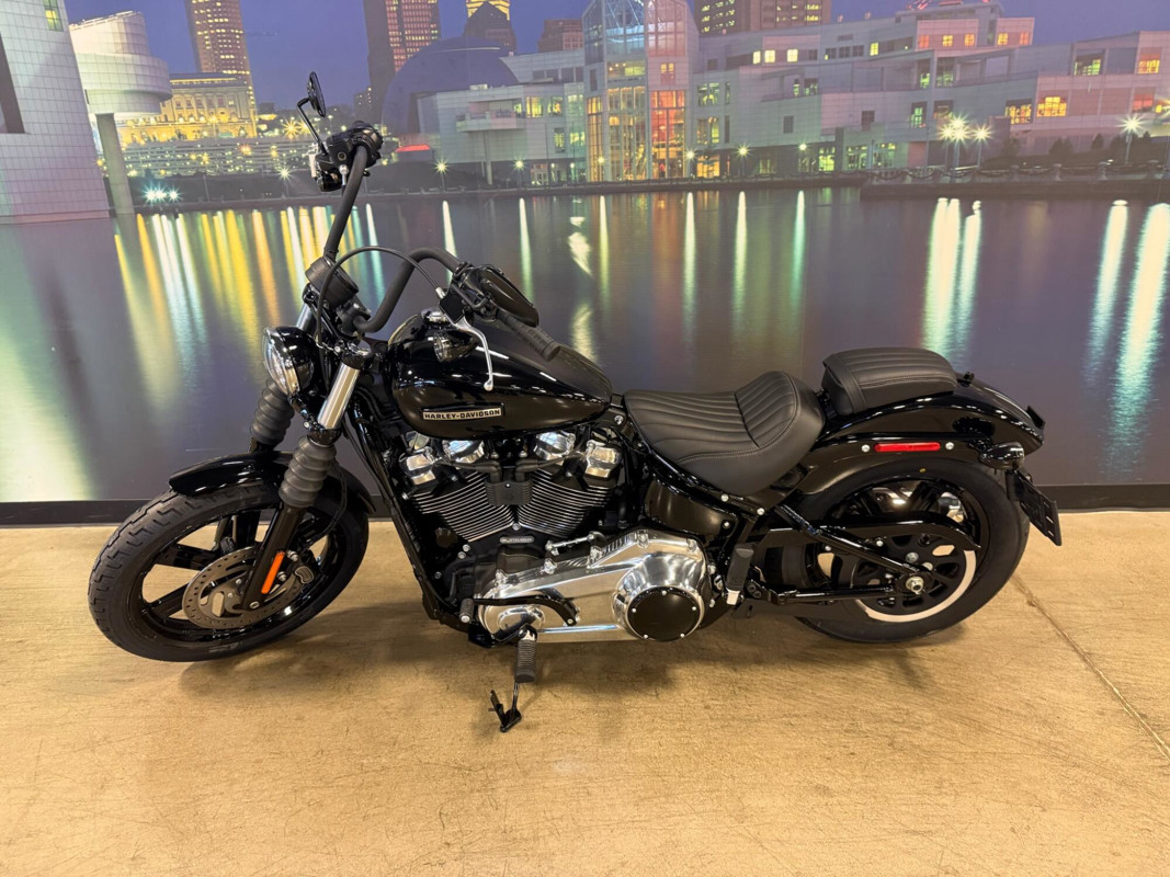 Street Bob®
