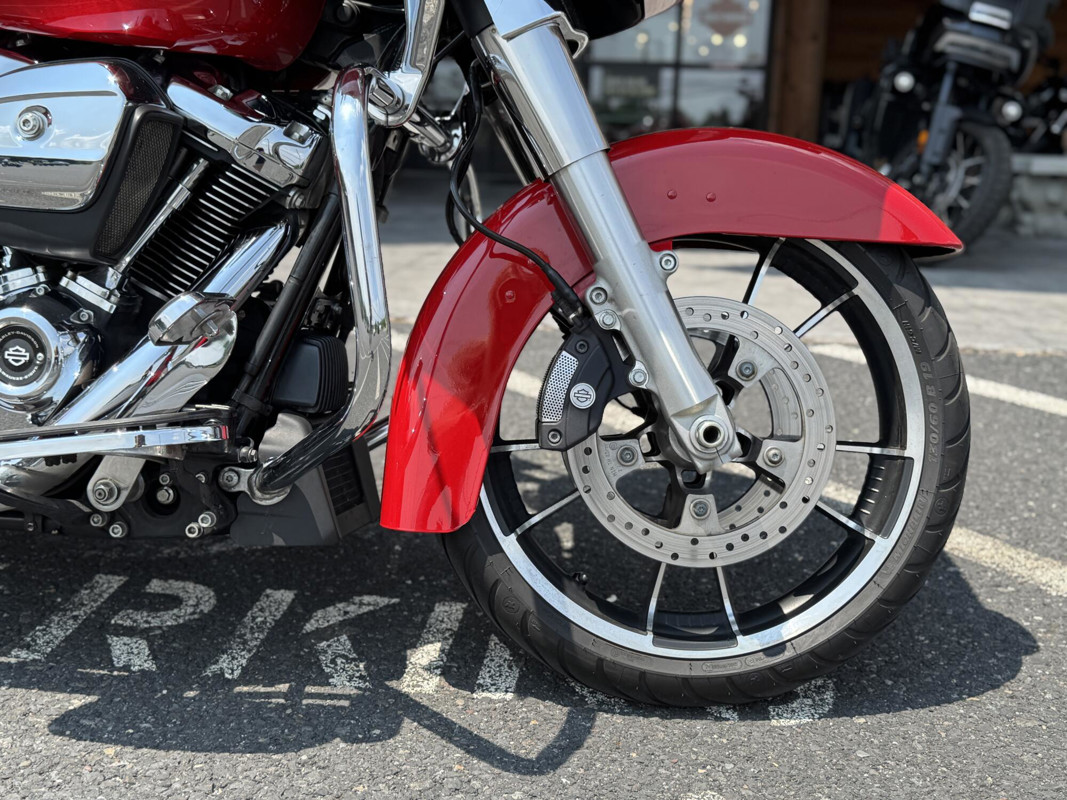 Road Glide®
