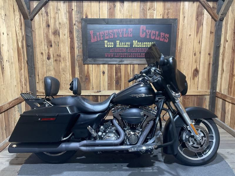 Street Glide®