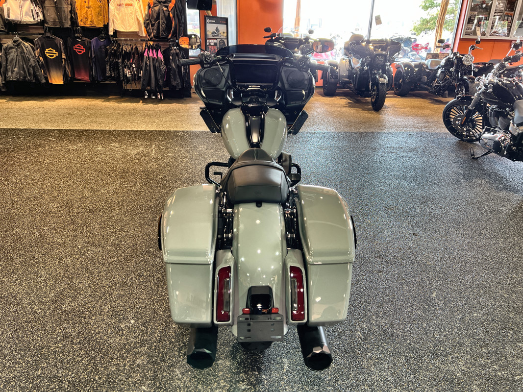 Road Glide®