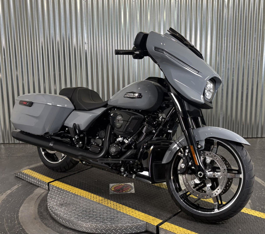 Street Glide®