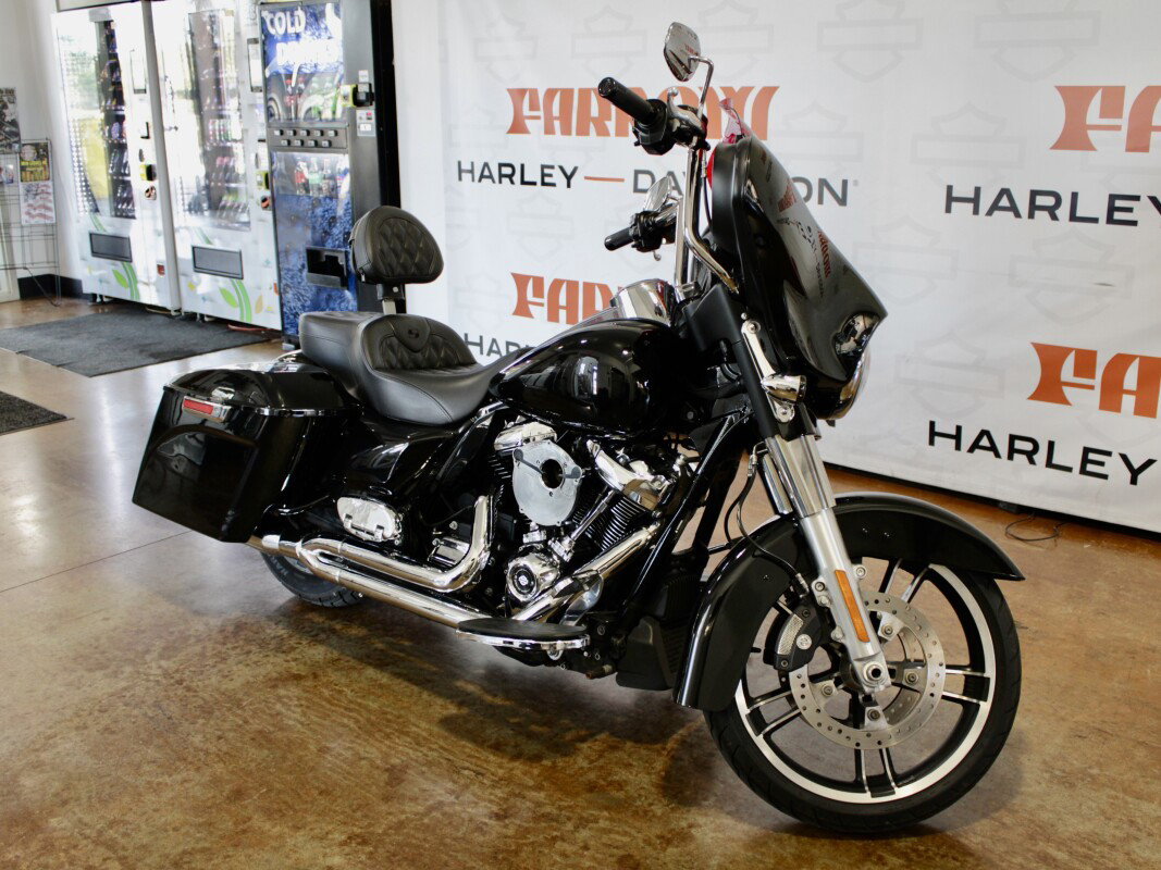 Street Glide®