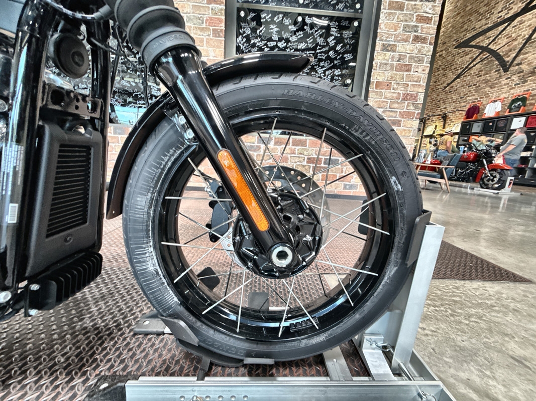 Street Bob®