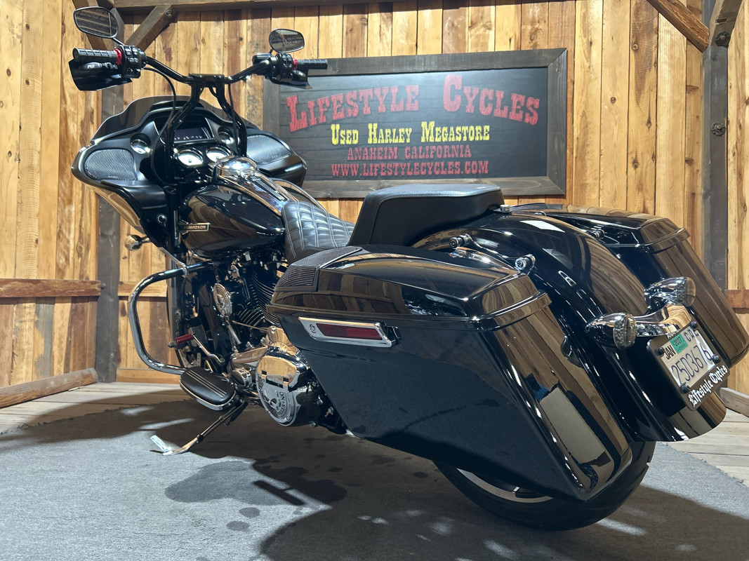 Road Glide®