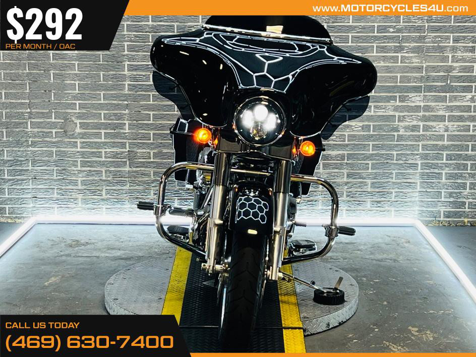 Street Glide®