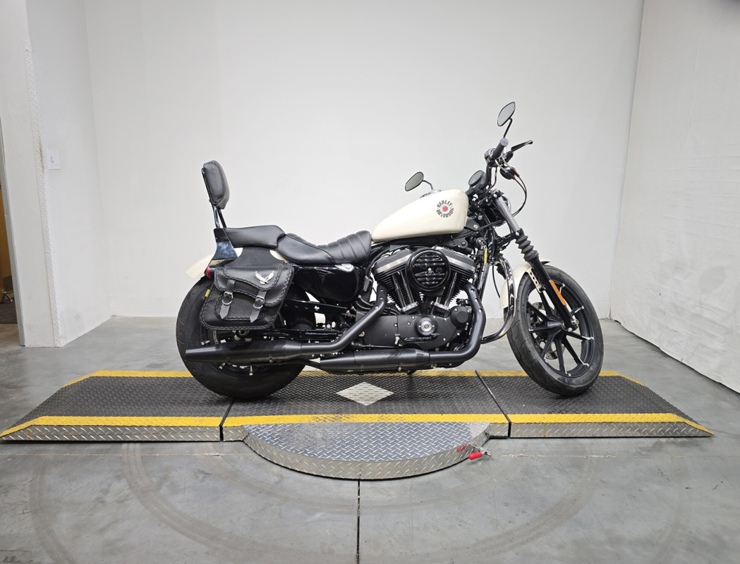 Iron 883®