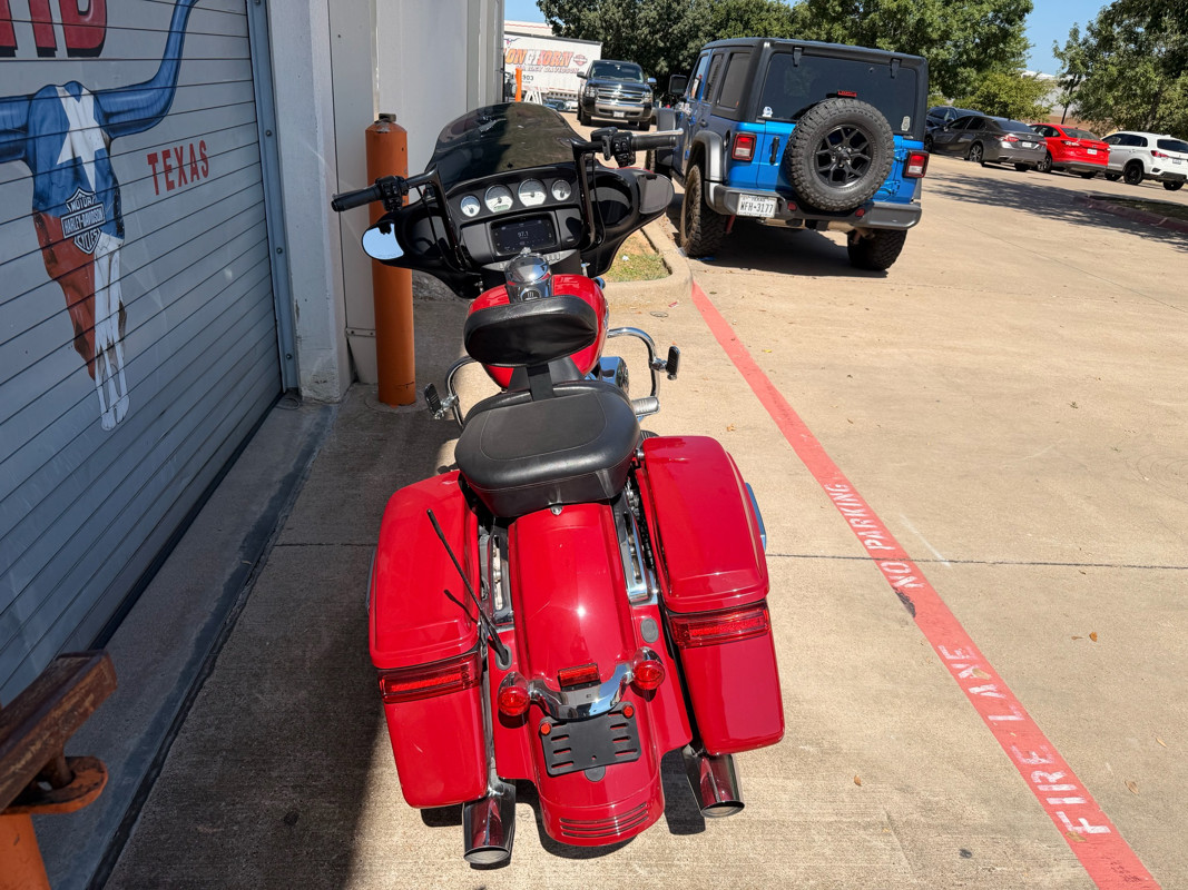 Street Glide®