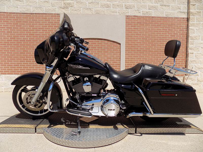 Street Glide®