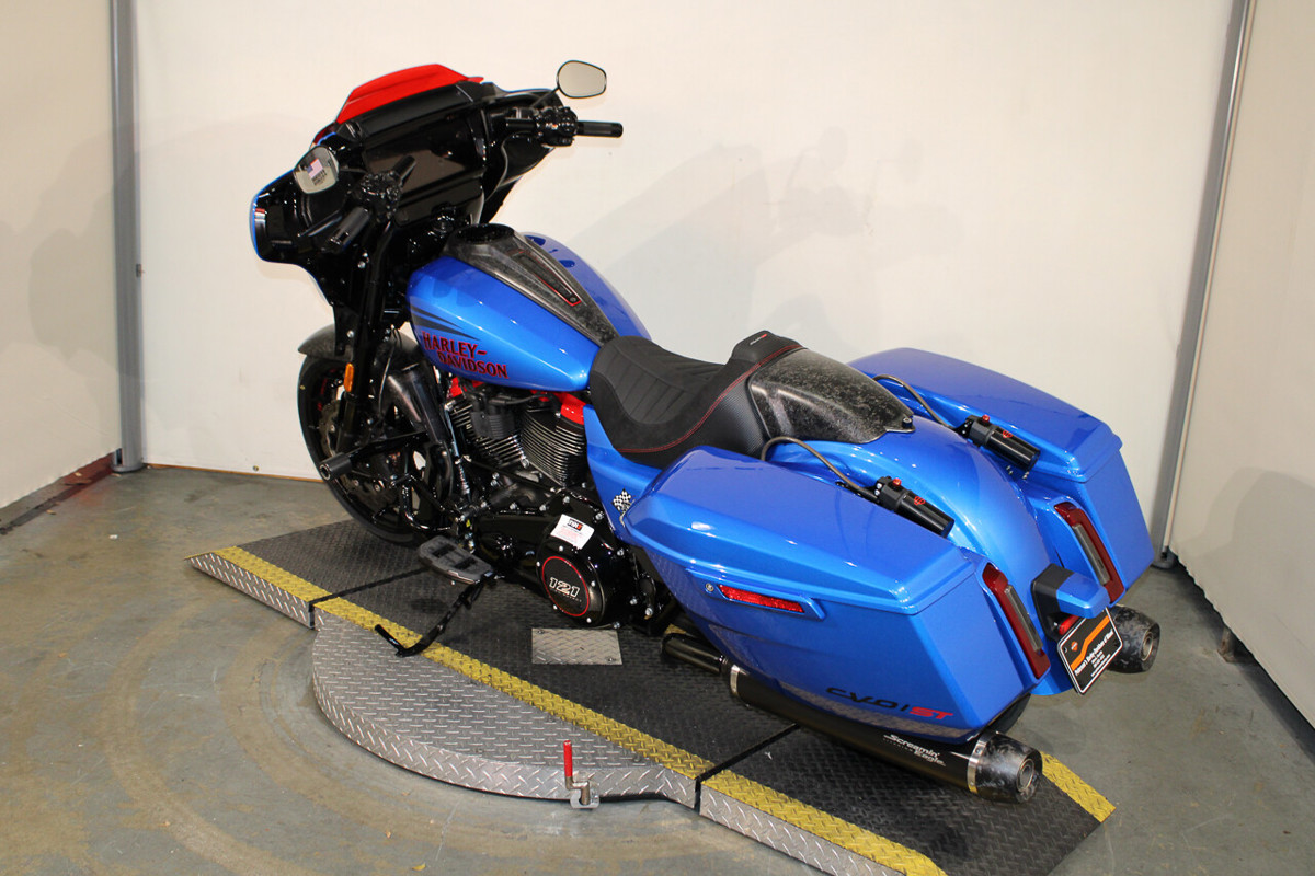 CVO® Street Glide® ST