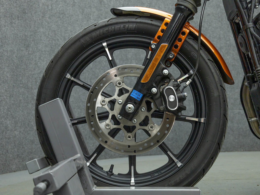 Iron 883®