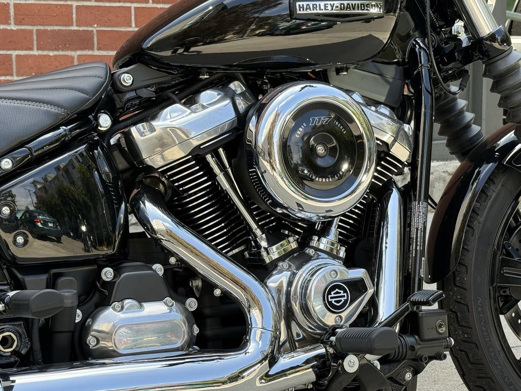 Street Bob®