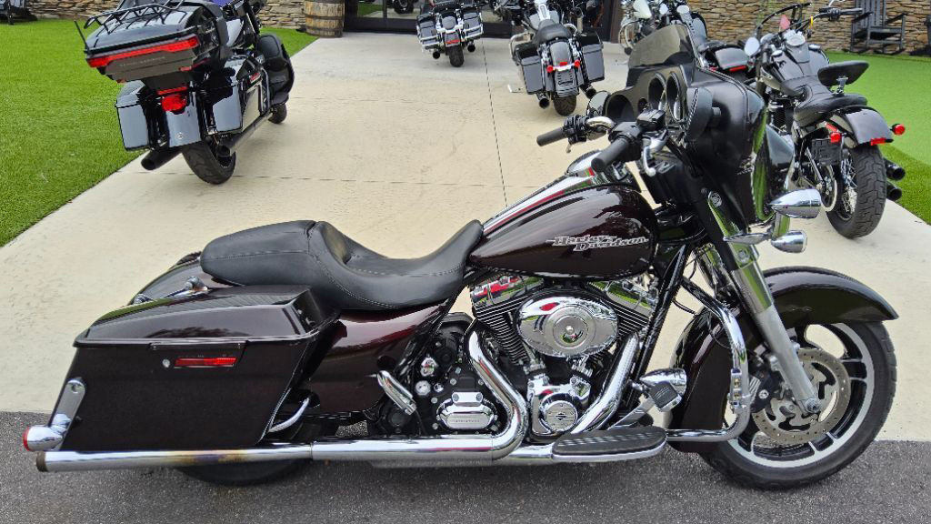 Street Glide®