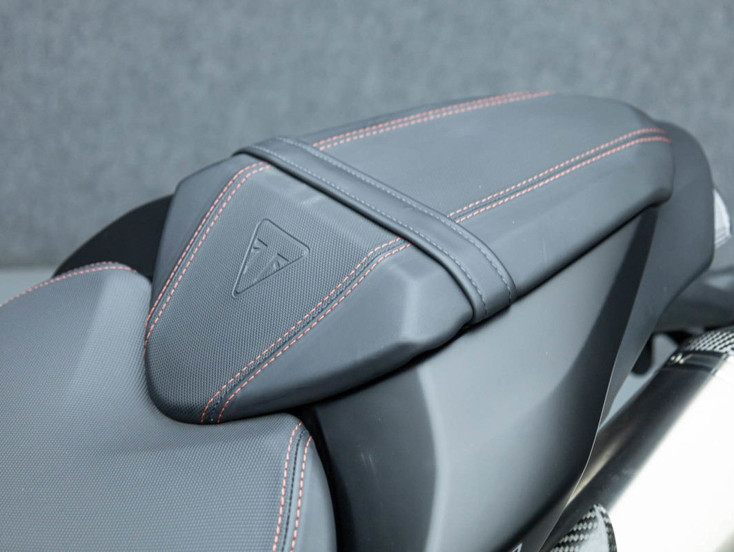 SPEED TRIPLE RS