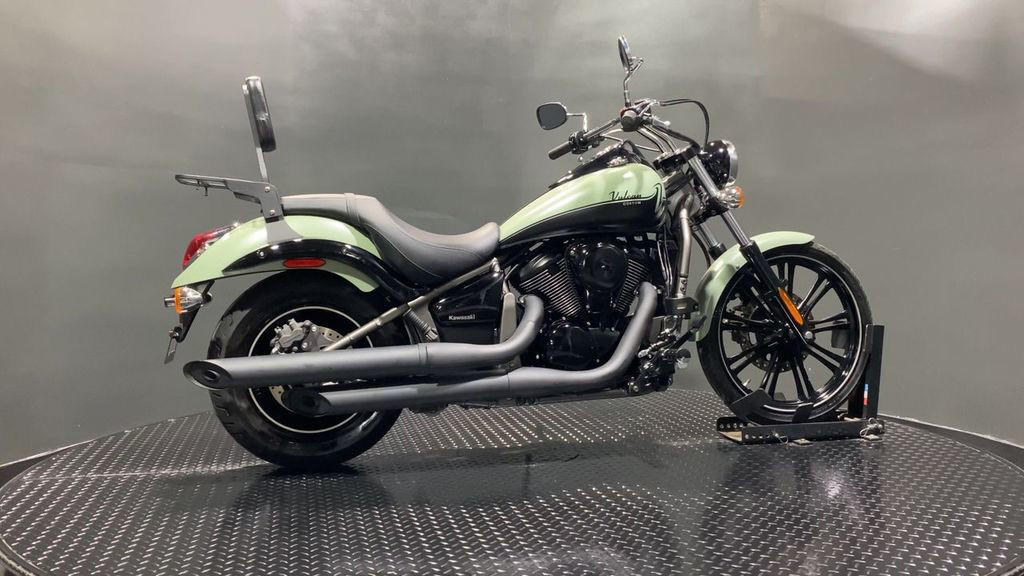 Vulcan 900 Custom