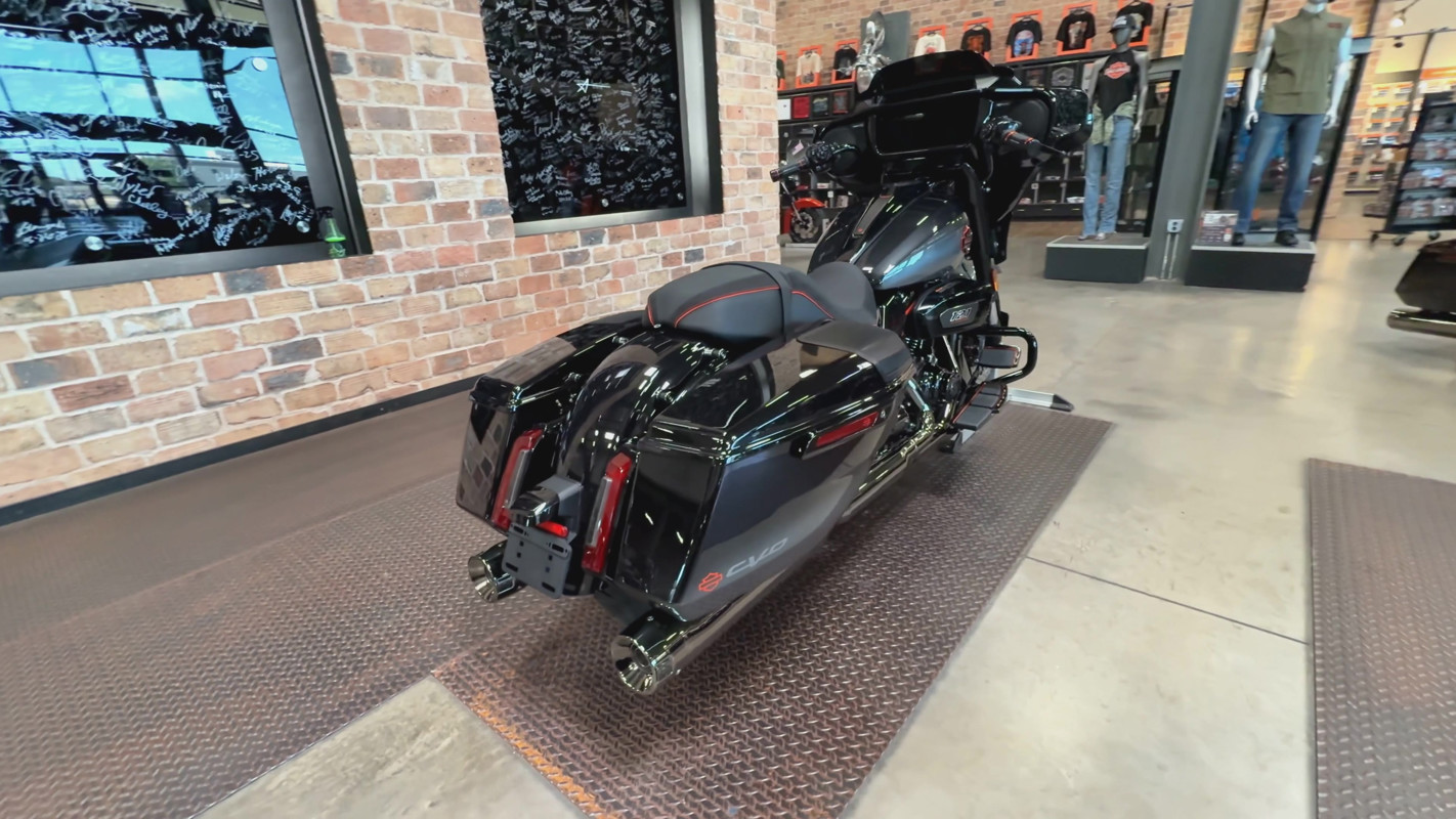 CVO® Street Glide®