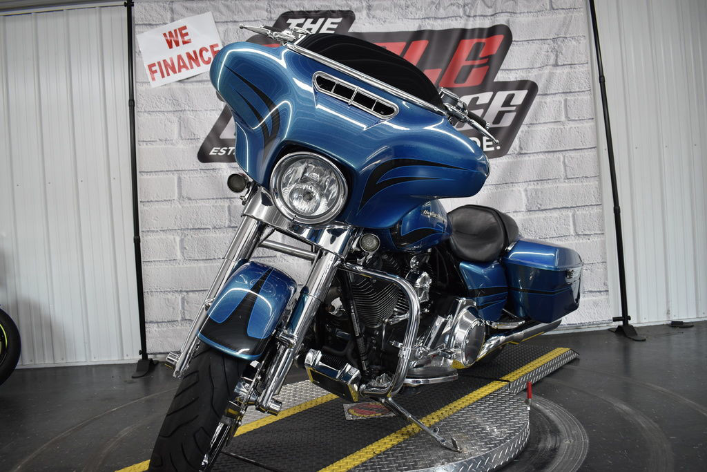 Street Glide®