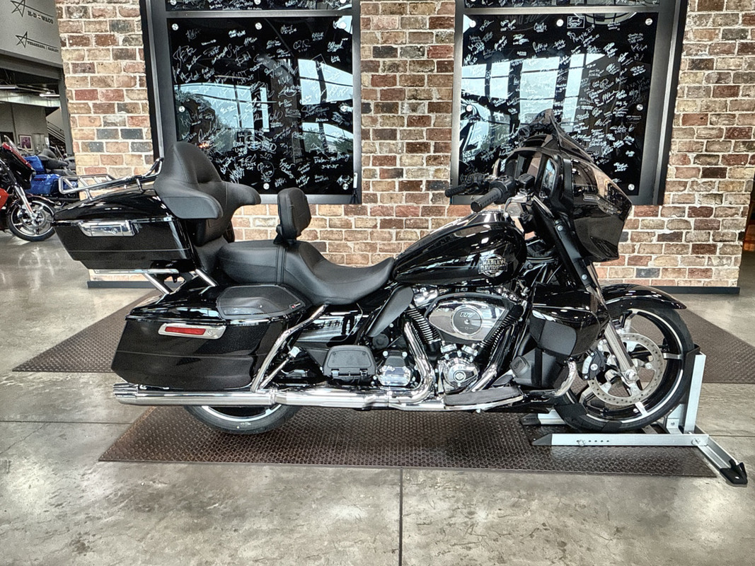 Street Glide® Ultra