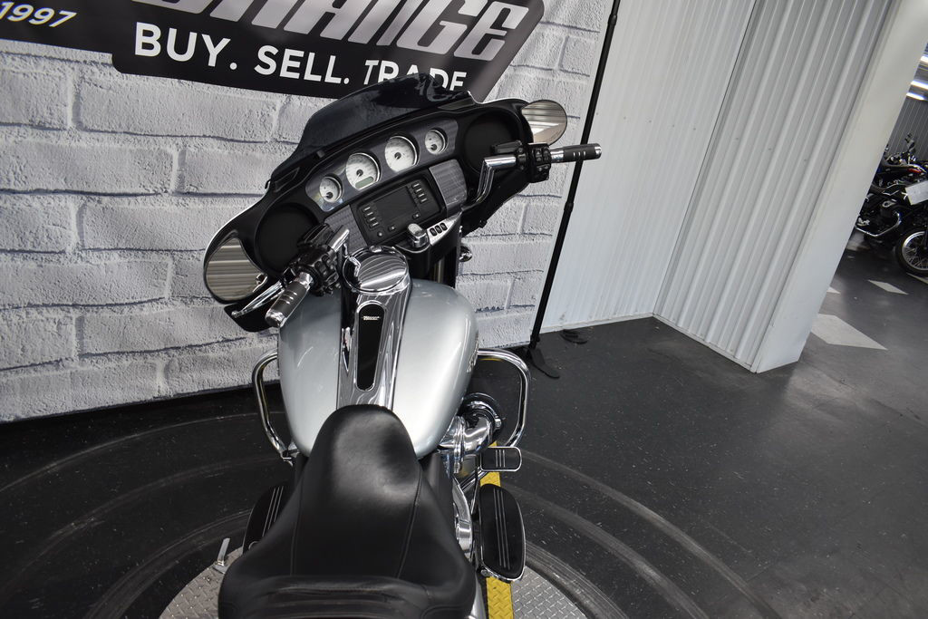 Street Glide®