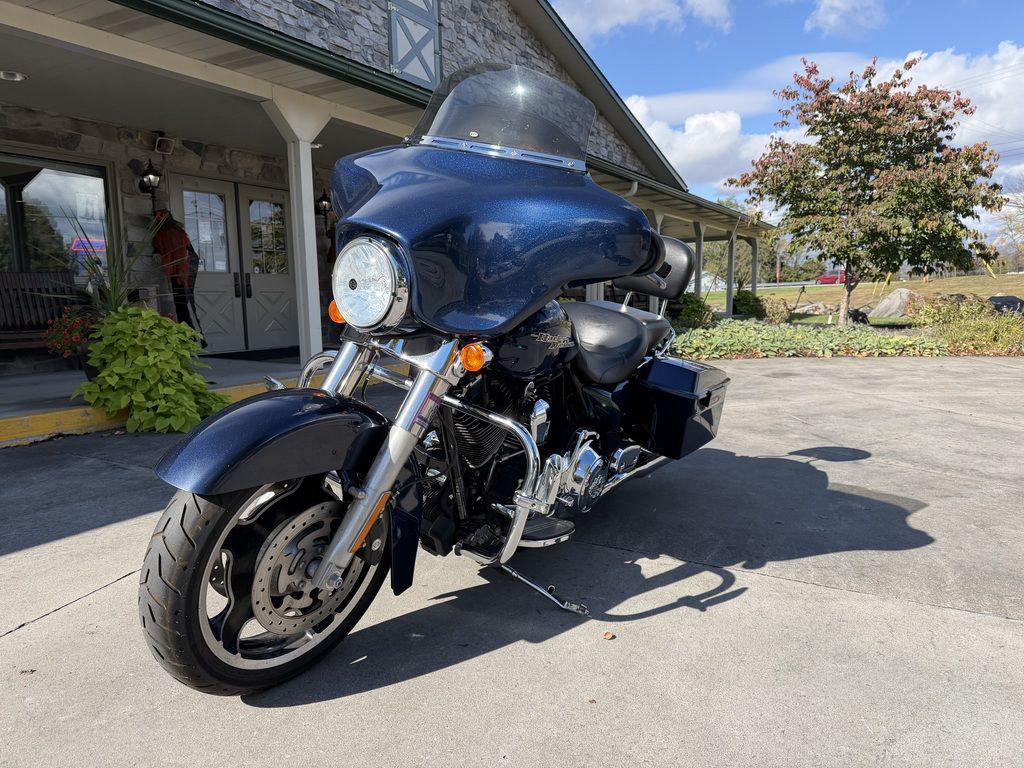 Street Glide®