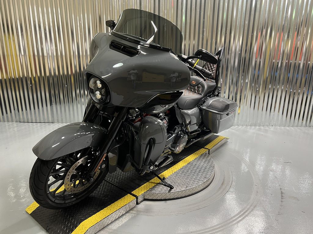 CVO® Street Glide®
